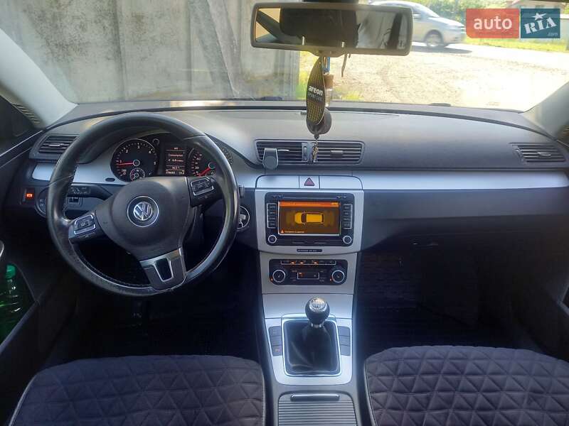 Універсал Volkswagen Passat 2010 в 