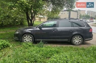 Універсал Volkswagen Passat 2012 в Тернополі
