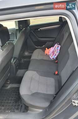 Универсал Volkswagen Passat 2011 в 
