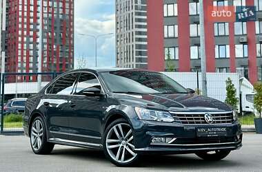 Седан Volkswagen Passat 2016 в Києві