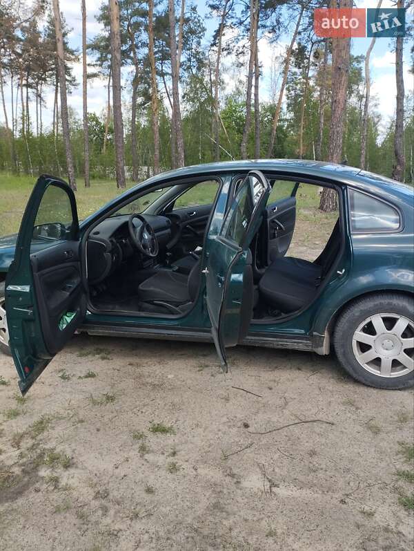 Седан Volkswagen Passat 1999 в Харькове