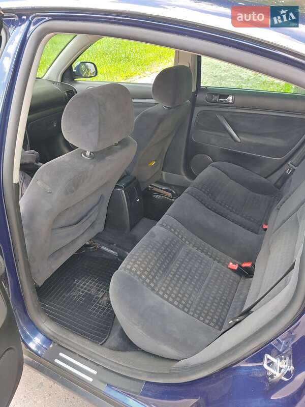Седан Volkswagen Passat 2002 в Полтаве