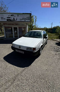 Седан Volkswagen Passat 1988 в Білгороді-Дністровському