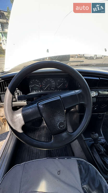Седан Volkswagen Passat 1988 в Білгороді-Дністровському