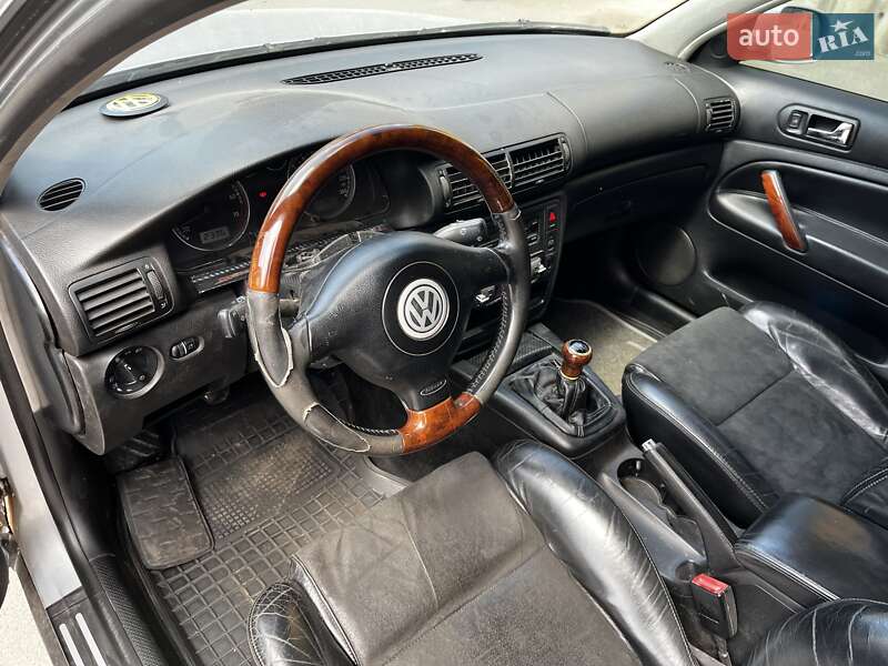 Седан Volkswagen Passat 2003 в Харкові
