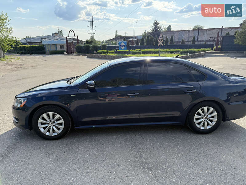 Седан Volkswagen Passat 2015 в Харькове