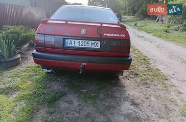 Седан Volkswagen Passat 1990 в 