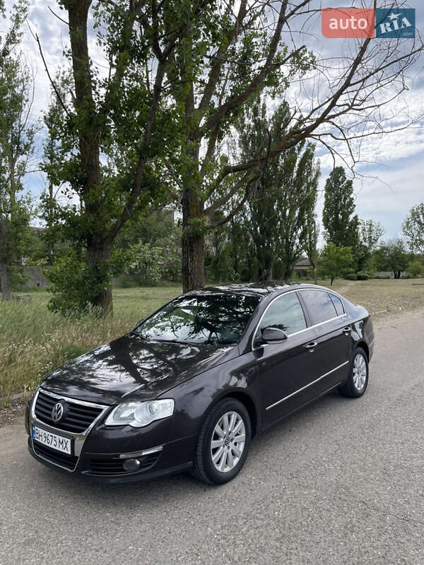 Седан Volkswagen Passat 2010 в Білгороді-Дністровському
