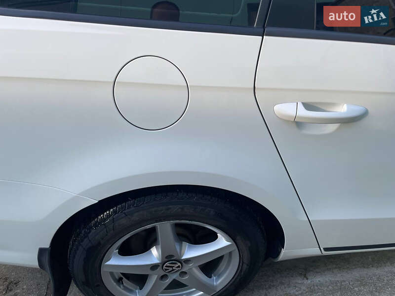 Универсал Volkswagen Passat 2013 в Николаеве фото 27 Универсал Volkswagen Passat 2013 в Николаеве