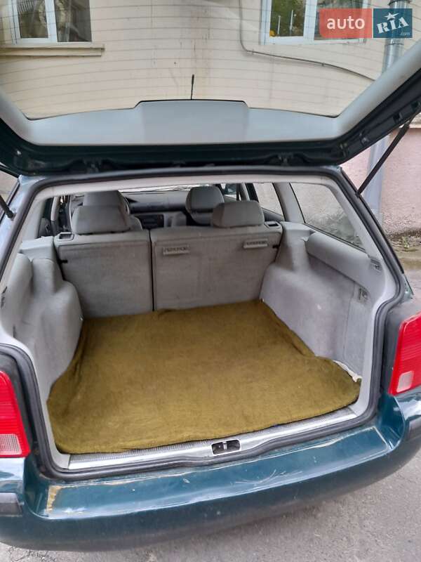 Универсал Volkswagen Passat 2000 в Львове