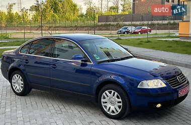 Седан Volkswagen Passat 2004 в Вінниці