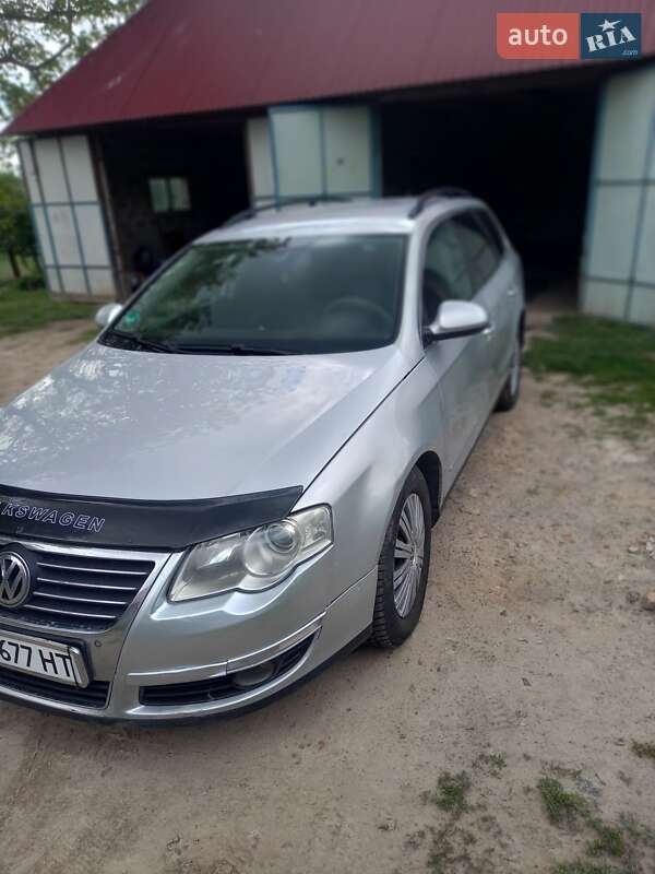 Універсал Volkswagen Passat 2005 в 
