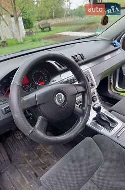 Універсал Volkswagen Passat 2005 в 