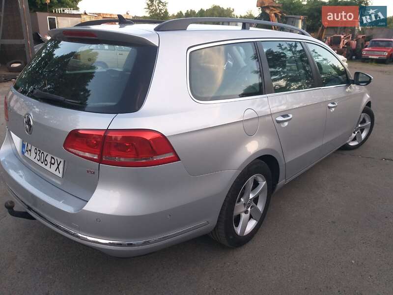 Универсал Volkswagen Passat 2011 в Киеве