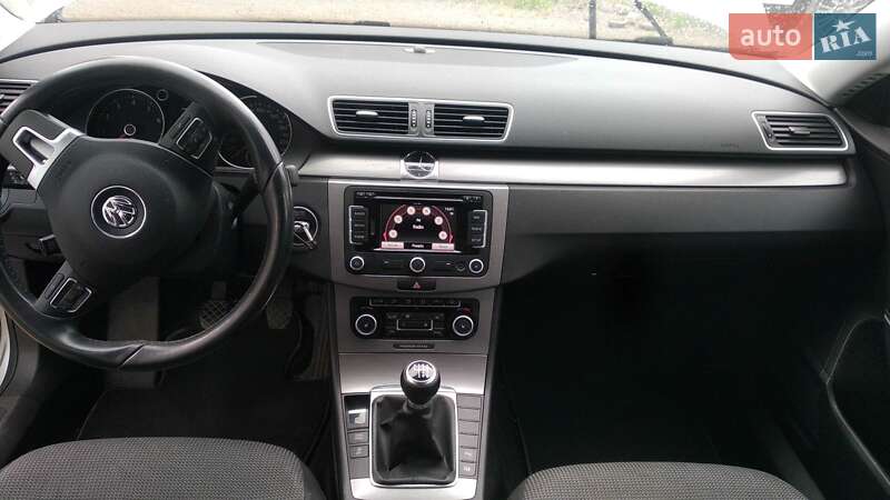 Универсал Volkswagen Passat 2011 в Киеве