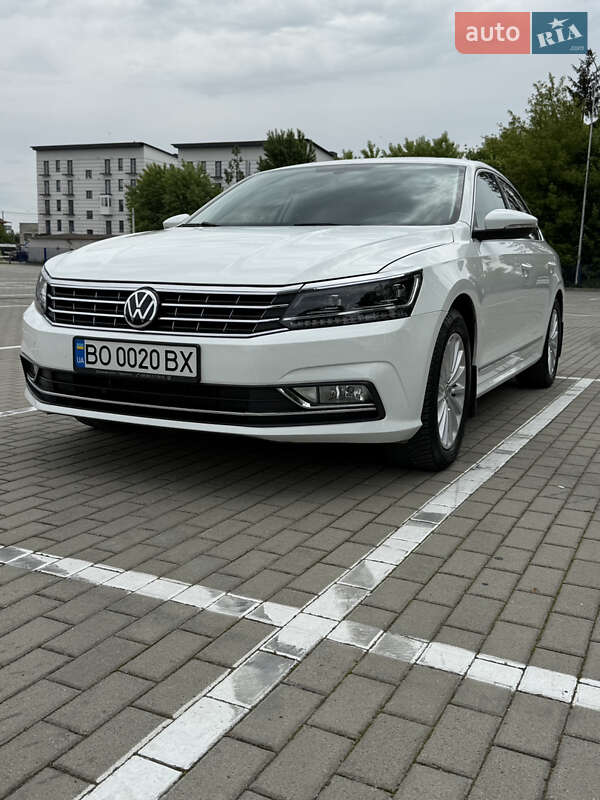 Седан Volkswagen Passat 2016 в Тернополе