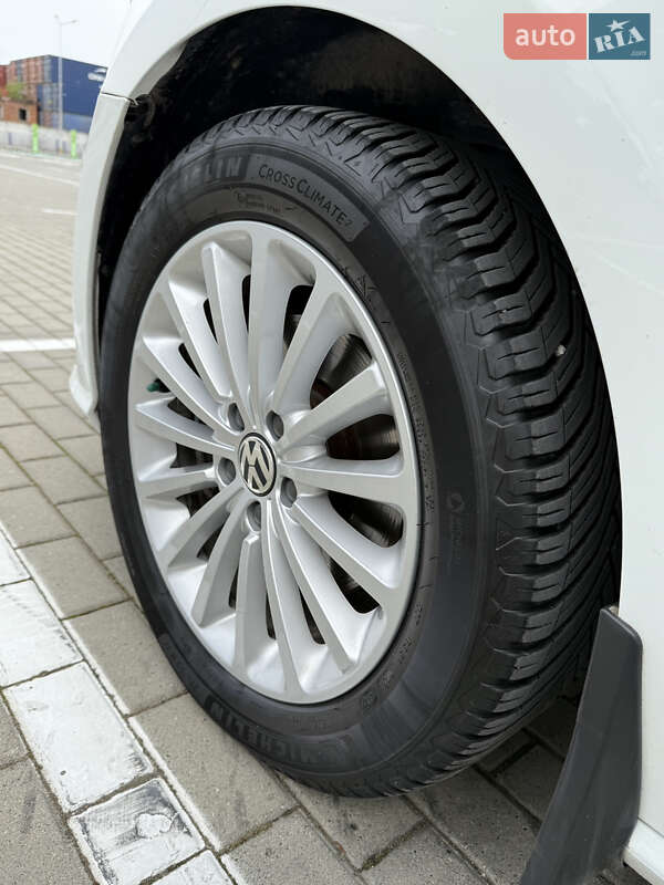 Седан Volkswagen Passat 2016 в Тернополе