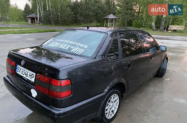 Седан Volkswagen Passat 1994 в 