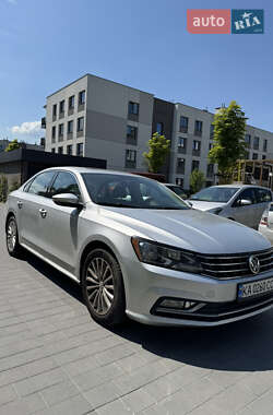 Седан Volkswagen Passat 2015 в 