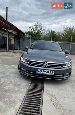 Седан Volkswagen Passat 2015 в 