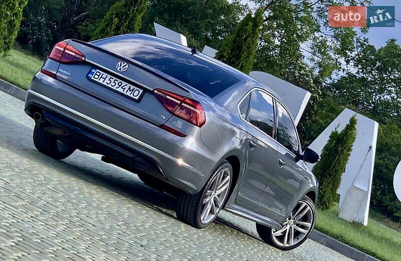 Седан Volkswagen Passat 2017 в Одесі