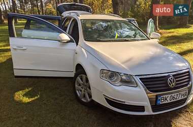 Универсал Volkswagen Passat 2010 в 