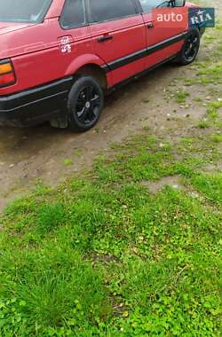 Седан Volkswagen Passat 1992 в 