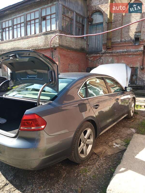 Седан Volkswagen Passat 2011 в Кропивницькому
