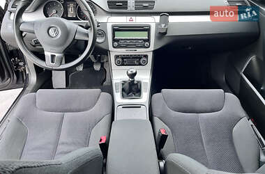 Універсал Volkswagen Passat 2010 в 