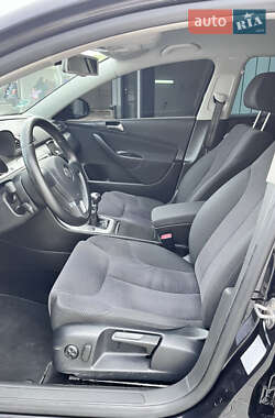 Універсал Volkswagen Passat 2010 в 