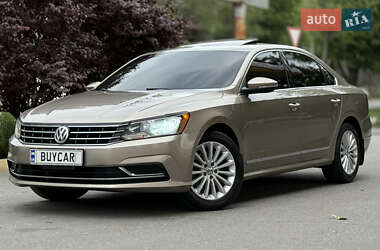 Седан Volkswagen Passat 2016 в Днепре