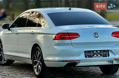 Седан Volkswagen Passat 2018 в Киеве