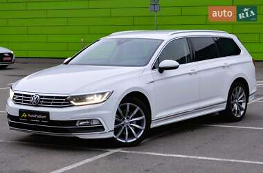 Универсал Volkswagen Passat 2018 в Киеве