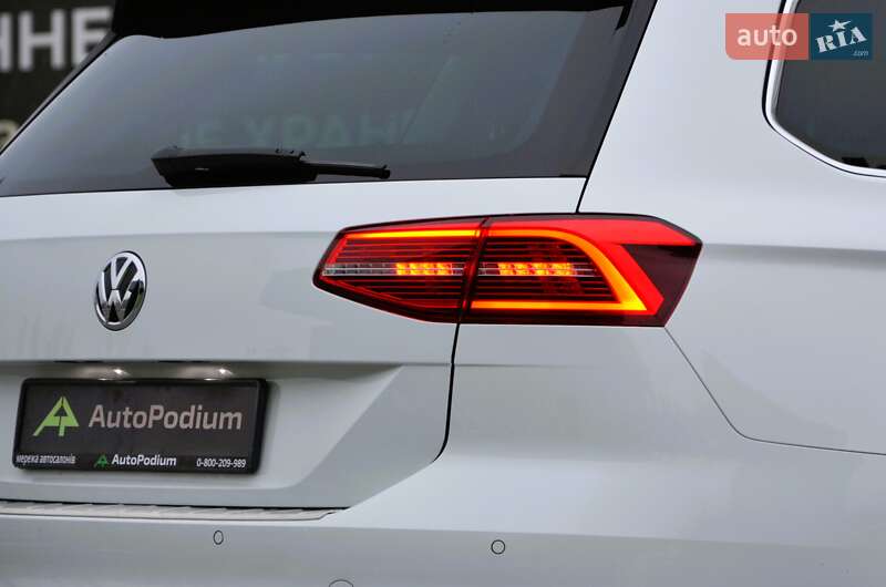 Универсал Volkswagen Passat 2018 в Киеве