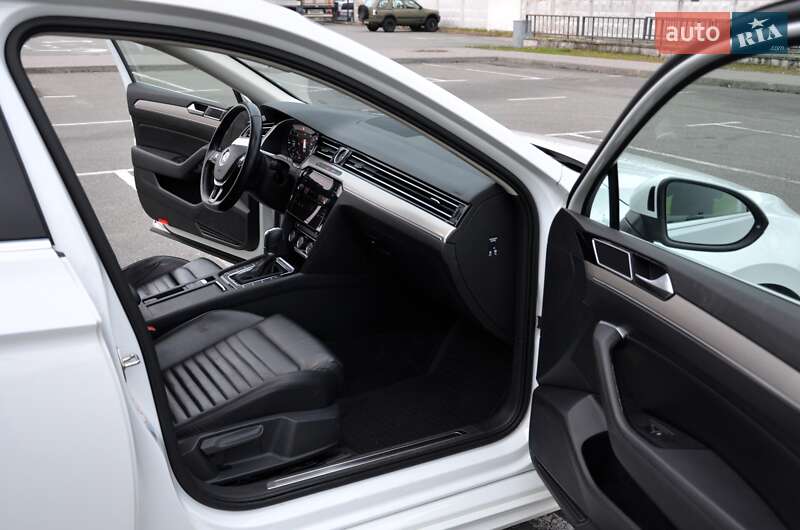 Универсал Volkswagen Passat 2018 в Киеве