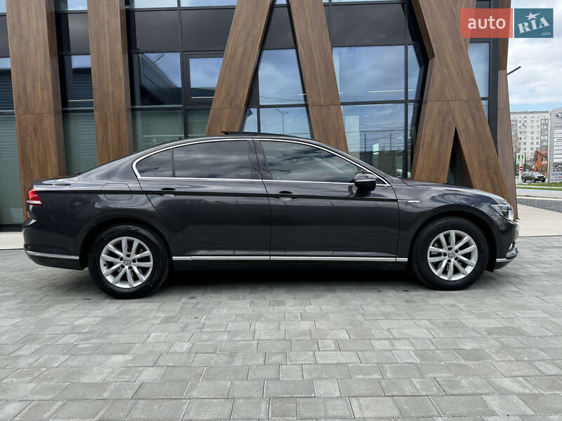 Седан Volkswagen Passat 2018 в Луцьку