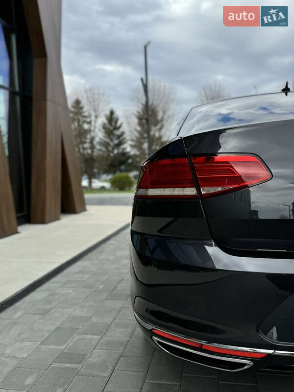 Седан Volkswagen Passat 2018 в Луцьку