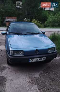 Седан Volkswagen Passat 1993 в Верховине