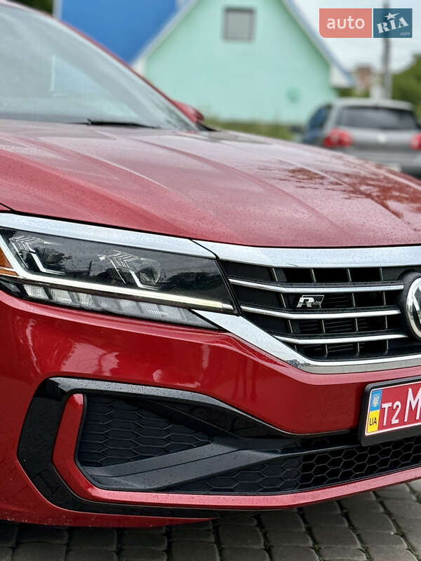 Седан Volkswagen Passat 2022 в Коломые