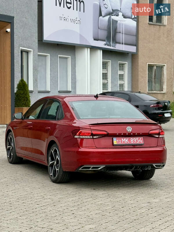 Седан Volkswagen Passat 2022 в Коломые