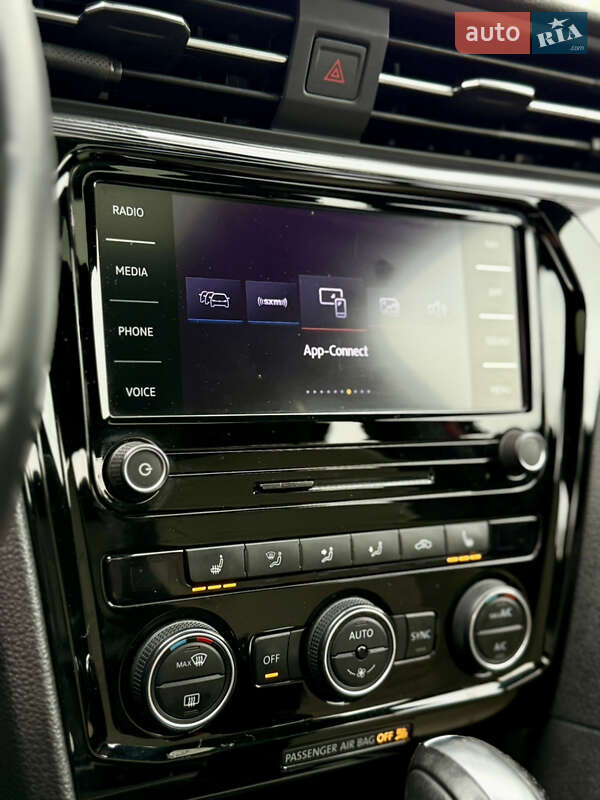 Седан Volkswagen Passat 2022 в Коломые