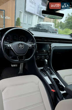 Седан Volkswagen Passat 2022 в 