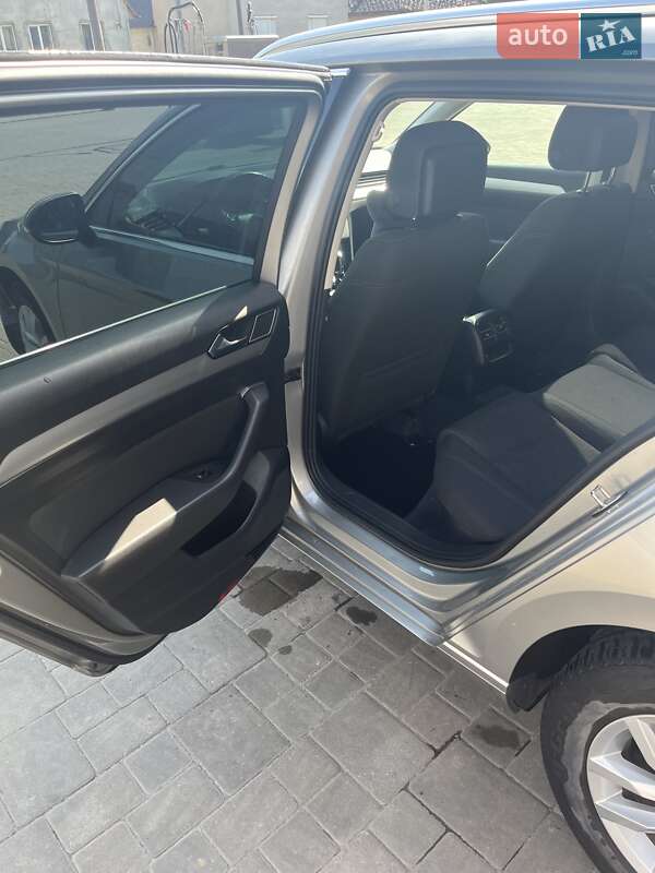 Универсал Volkswagen Passat 2015 в Ужгороде фото 6 Универсал Volkswagen Passat 2015 в Ужгороде
