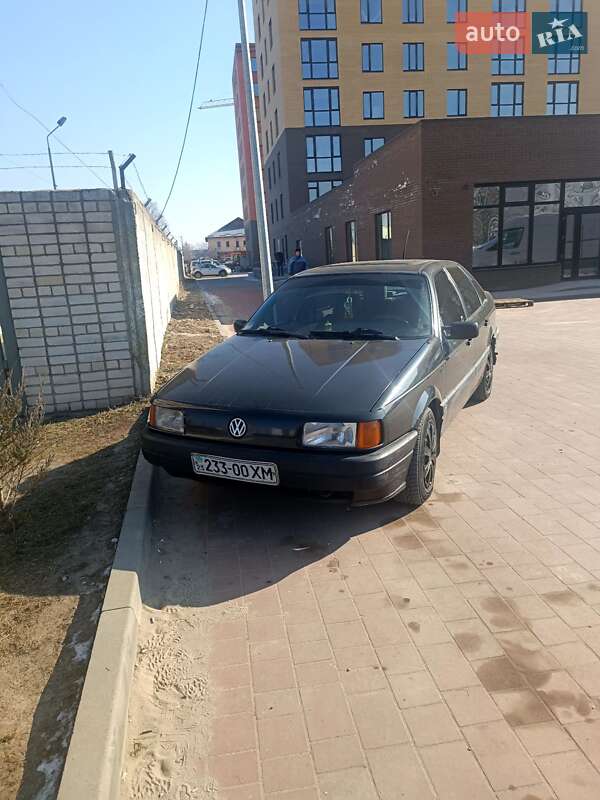 Седан Volkswagen Passat 1989 в Нетішині