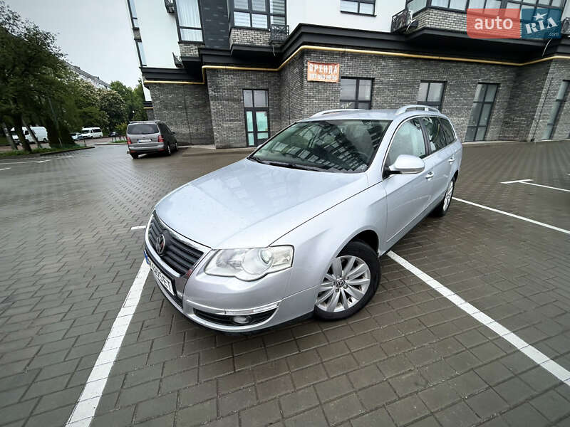 Универсал Volkswagen Passat 2009 в Житомире