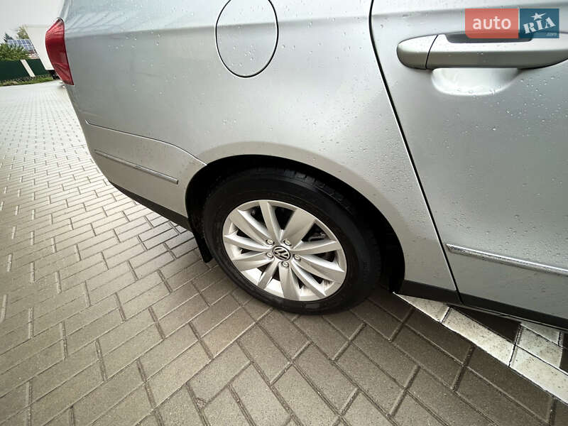 Универсал Volkswagen Passat 2009 в Житомире