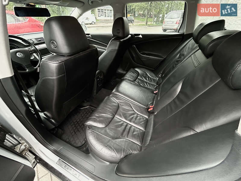 Универсал Volkswagen Passat 2009 в Житомире