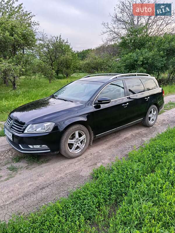 Універсал Volkswagen Passat 2011 в Лозовій