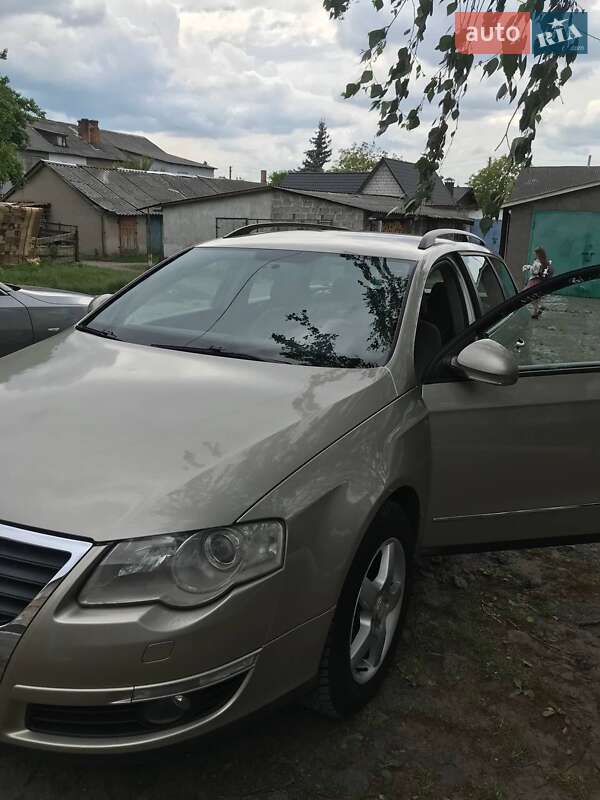 Универсал Volkswagen Passat 2006 в Любомле