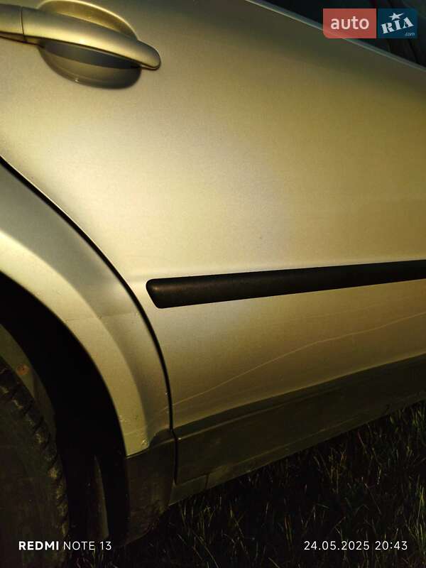 Универсал Volkswagen Passat 2001 в Турийске